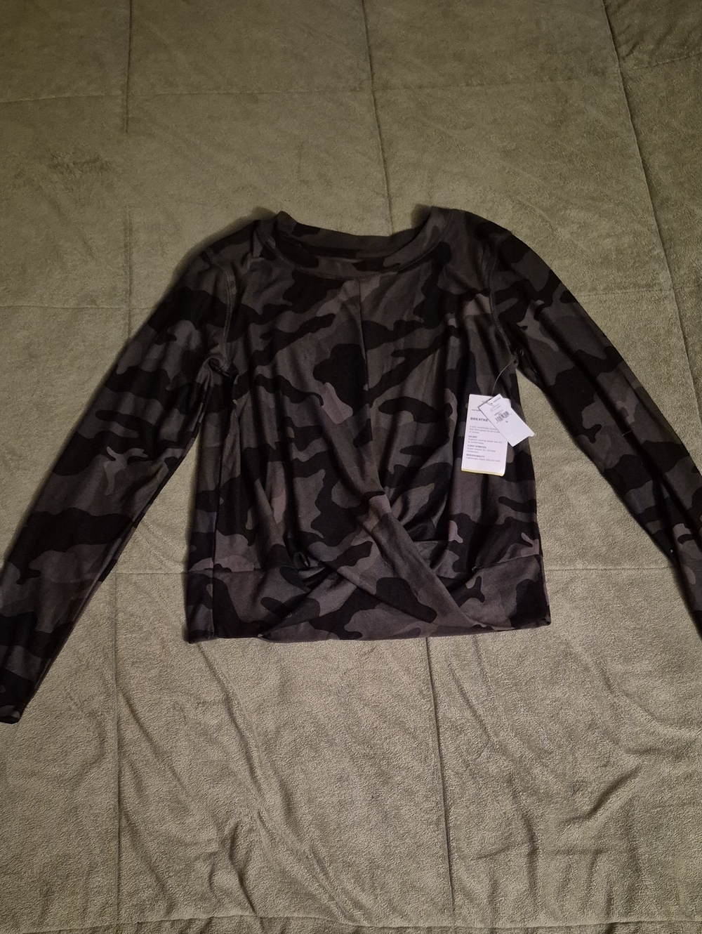 Old Navy Long Skeeve Active Top